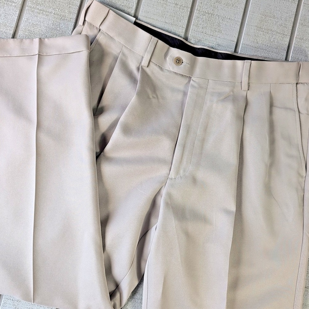 Savane Dress Pants Men's Size 36x29 Beige Polyester Expandable Waist Pleated New